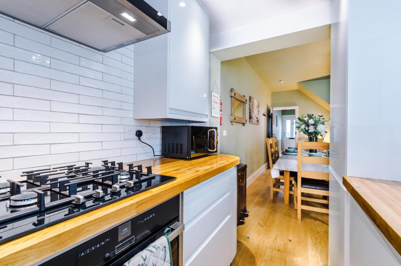 New! Gorgeous 2-Bed Home In Chester City Centre By 53 Degrees Property - Incredible Location, Ideal For Small Groups - Sleeps 6! Exterior foto